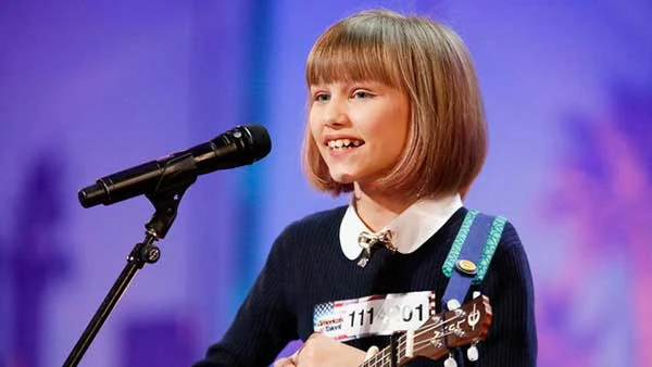 Grace vanderwaal headshot 