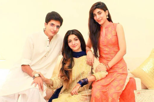 Mawra Hocane With Ins Yazdan And Urwa Wikiglobal The Celebrity Encyclopedia